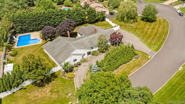 6 Twilight Court, Melville, NY 11747