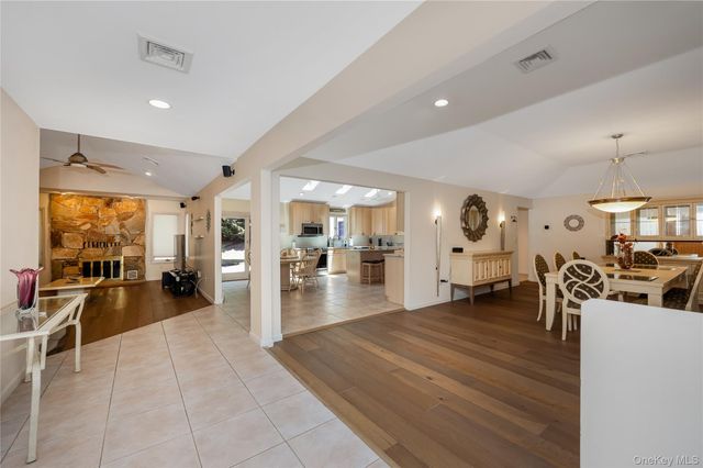 6 Twilight Court, Melville, NY 11747