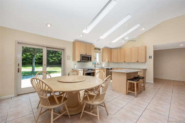 6 Twilight Court, Melville, NY 11747