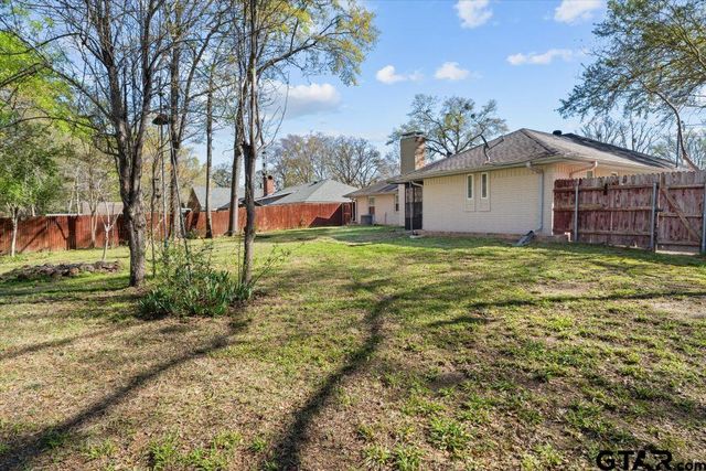 19250 Pinedale Cir, Flint, TX 75762