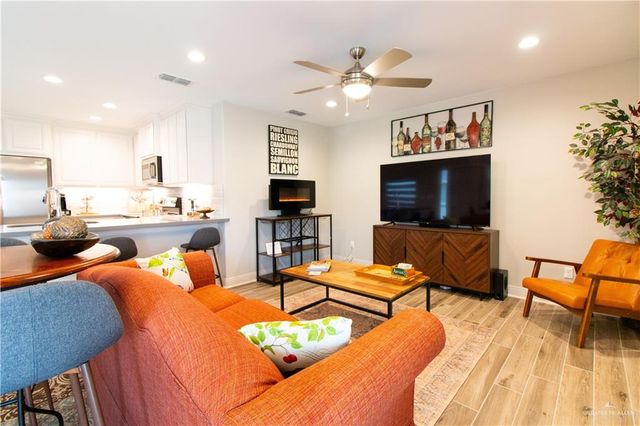 2110 Tanager Lane, Mission, TX 78574