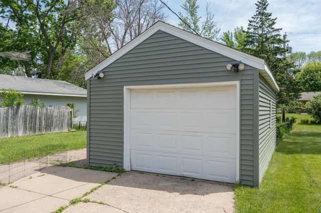 121 Winkler Street, Mankato, MN 56001