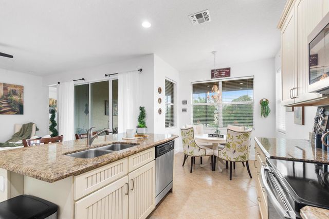 12170 SW Bennington Circle, Port St Lucie, FL 34987