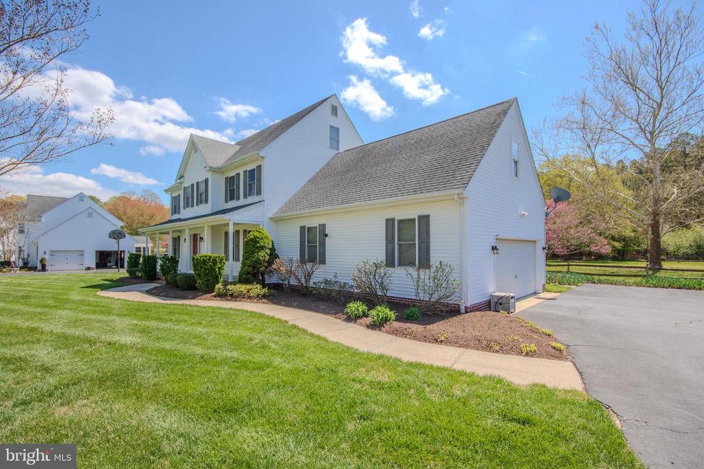 Image 2 of property listing at 30119 PROVIDENCE DR, Salisbury, MD 21804