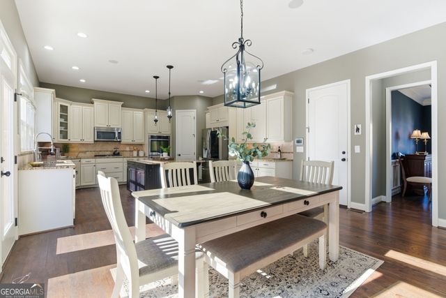 617 Rocky Creek Point, Woodstock, GA 30188