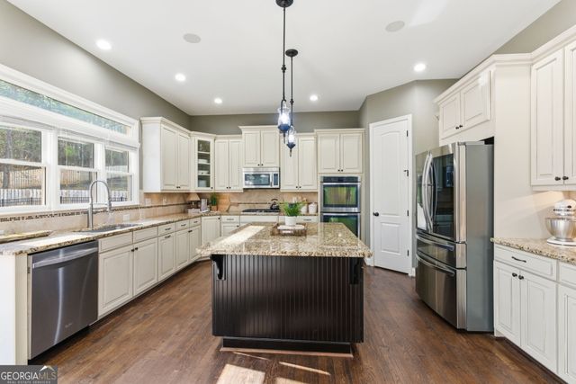 617 Rocky Creek Point, Woodstock, GA 30188