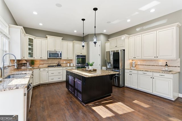 617 Rocky Creek Point, Woodstock, GA 30188