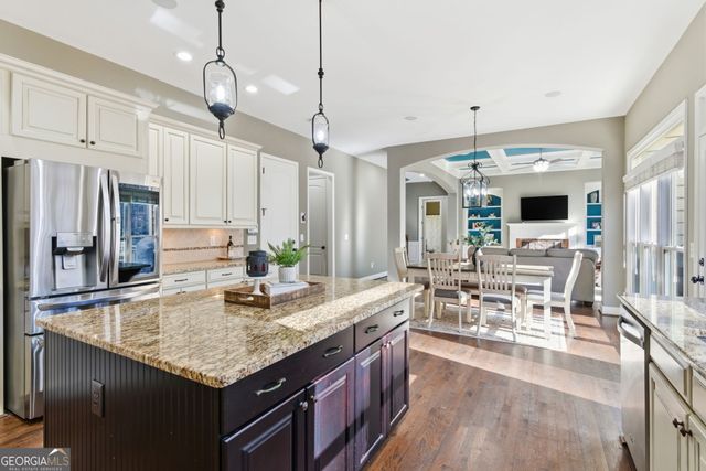 617 Rocky Creek Point, Woodstock, GA 30188