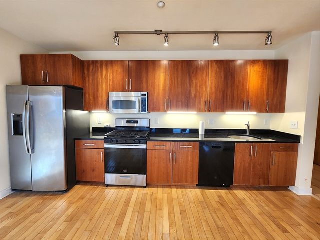 24 Bay State Road 11, Cambridge, MA 02138