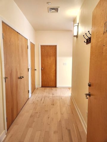 24 Bay State Road 11, Cambridge, MA 02138