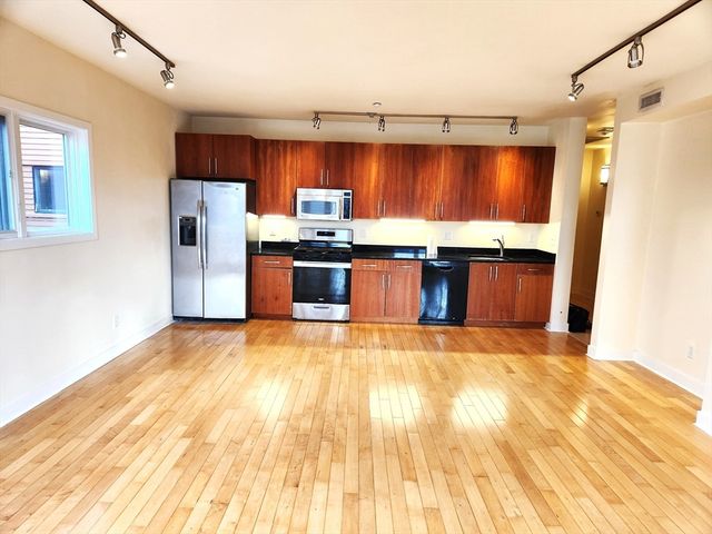 24 Bay State Road 11, Cambridge, MA 02138