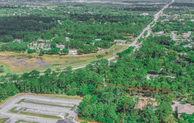 104 NE Charleston Oaks Drive, Port St. Lucie, Port St Lucie, FL 34983