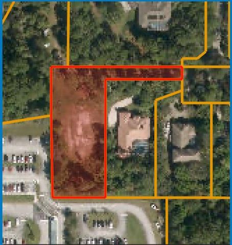 104 NE Charleston Oaks Drive, Port St Lucie, FL 34983