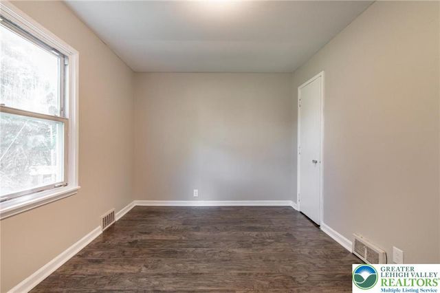 1240 Pembroke Road 1, Freemansburg Boro, PA 18017