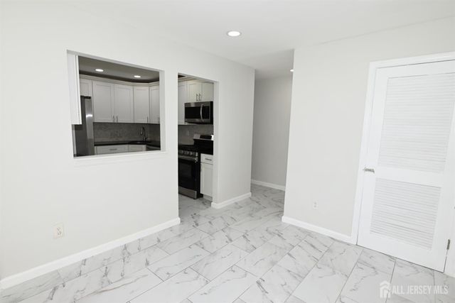 271 College Drive, Edison, NJ 08817