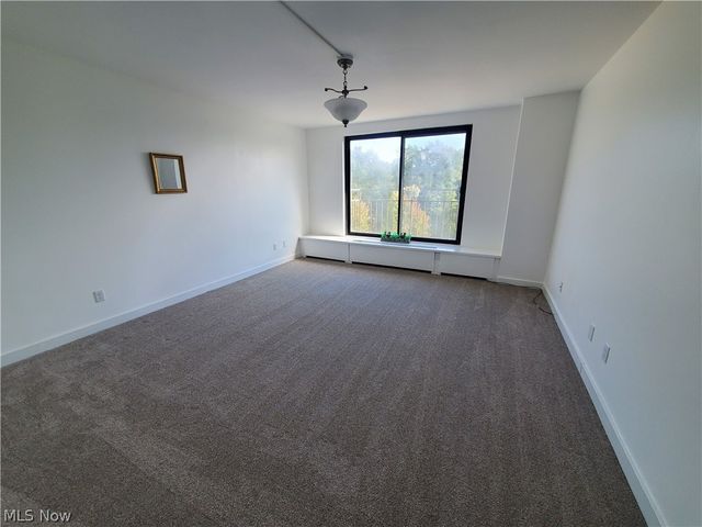 1 Bratenahl Place 502, Bratenahl, OH 44108