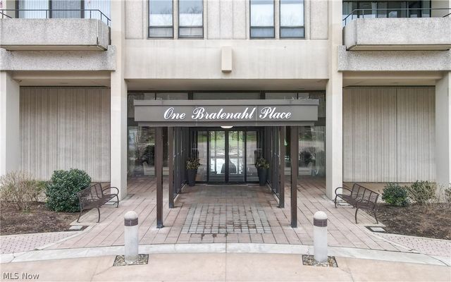 1 Bratenahl Place 502, Bratenahl, OH 44108
