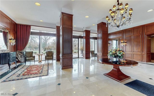 1 Bratenahl Place 502, Bratenahl, OH 44108