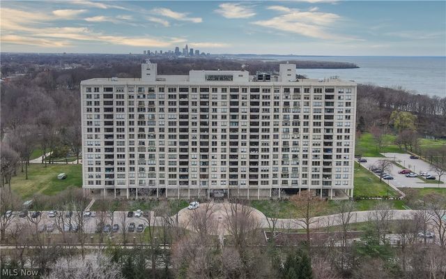 1 Bratenahl Place 502, Bratenahl, OH 44108