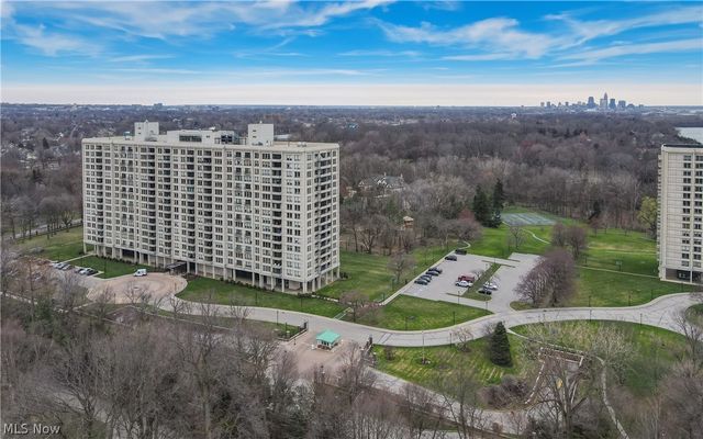 1 Bratenahl Place 502, Bratenahl, OH 44108