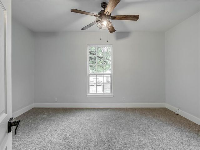 517 E Perkins Avenue, Guthrie, OK 73044