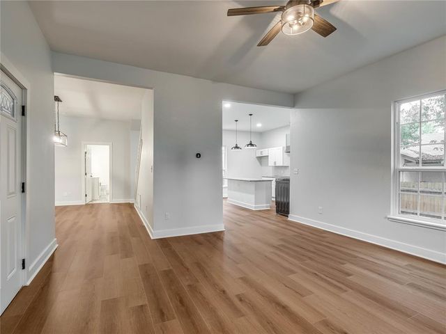 517 E Perkins Avenue, Guthrie, OK 73044