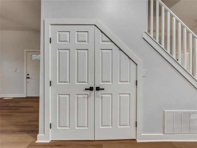 517 E Perkins Avenue, Guthrie, OK 73044