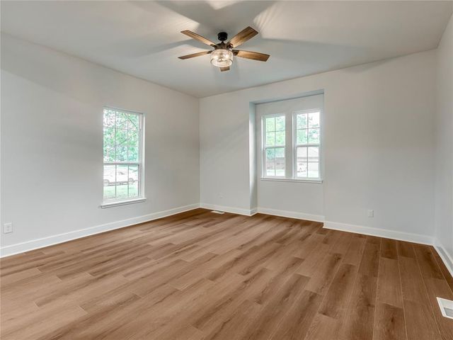 517 E Perkins Avenue, Guthrie, OK 73044