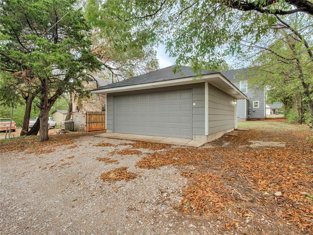 517 E Perkins Avenue, Guthrie, OK 73044