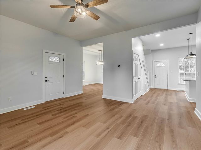517 E Perkins Avenue, Guthrie, OK 73044