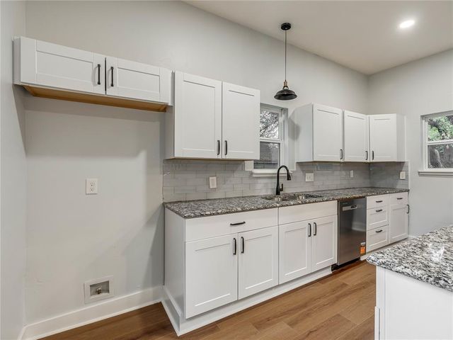 517 E Perkins Avenue, Guthrie, OK 73044