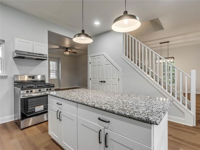517 E Perkins Avenue, Guthrie, OK 73044
