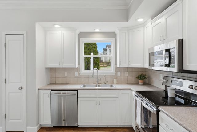 2502 CORONA RD, Columbia, MO 65203