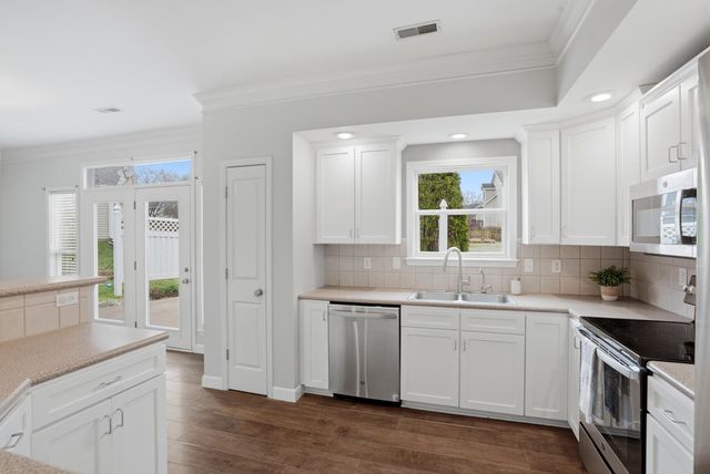 2502 CORONA RD, Columbia, MO 65203