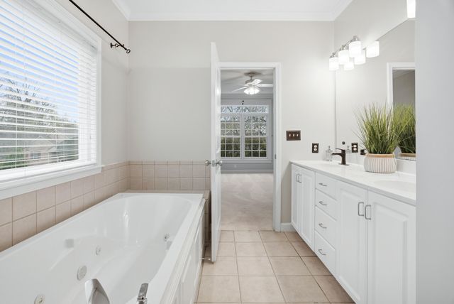 2502 CORONA RD, Columbia, MO 65203