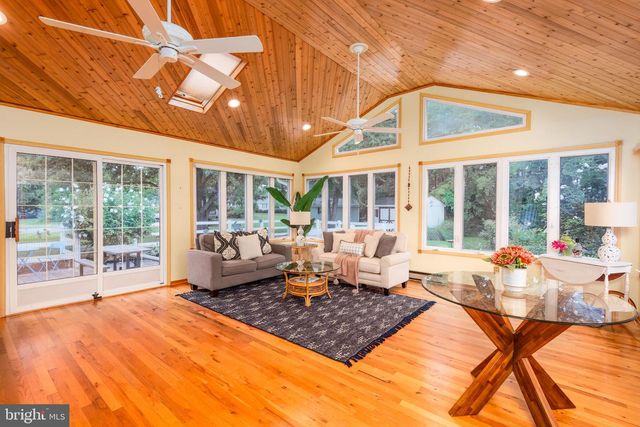 1401 CALVERT RD, Chester, MD 21619