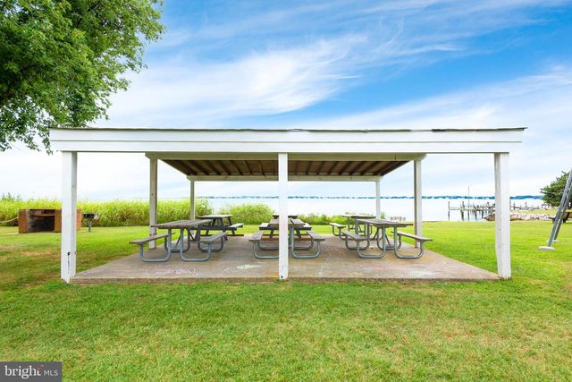 1401 CALVERT RD, Chester, MD 21619