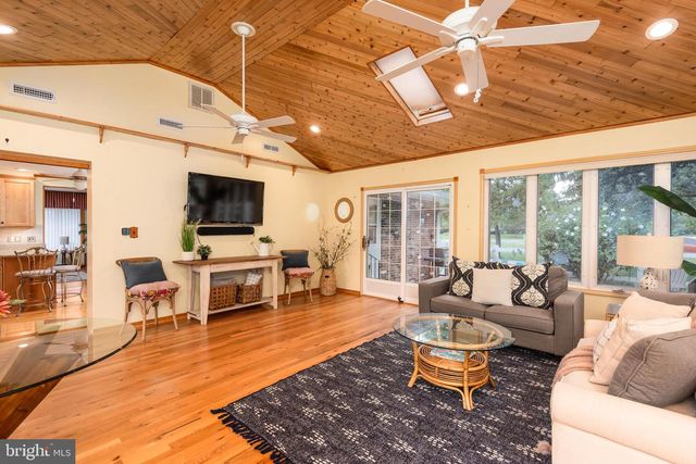 1401 CALVERT RD, Chester, MD 21619