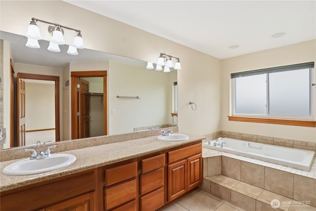 1963 NW Rampart Ridge Court, Bremerton, WA 98311