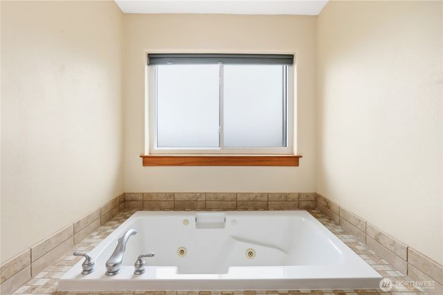 1963 NW Rampart Ridge Court, Bremerton, WA 98311