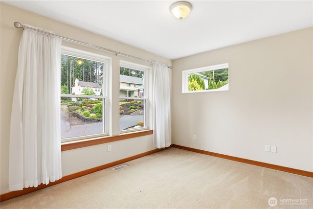 1963 NW Rampart Ridge Court, Bremerton, WA 98311