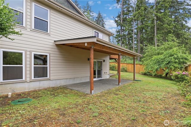1963 NW Rampart Ridge Court, Bremerton, WA 98311