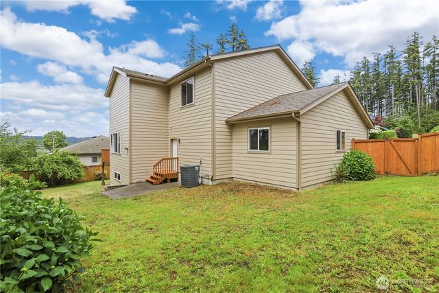 1963 NW Rampart Ridge Court, Bremerton, WA 98311