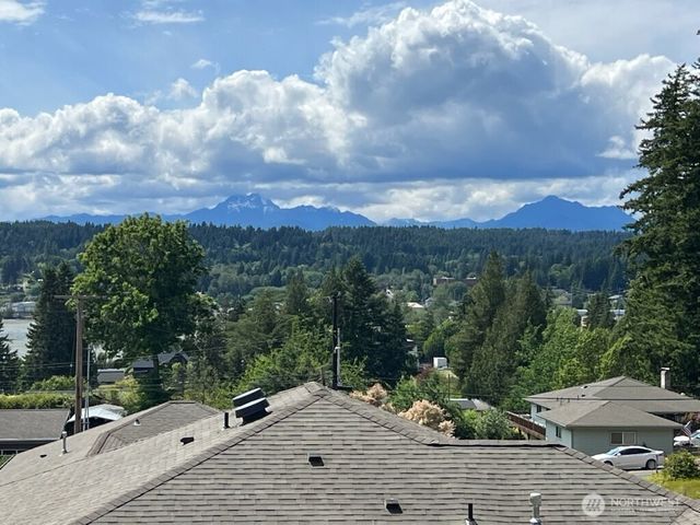 1963 NW Rampart Ridge Court, Bremerton, WA 98311