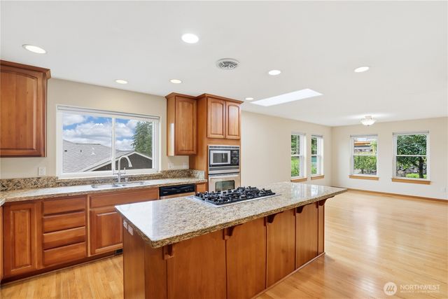 1963 NW Rampart Ridge Court, Bremerton, WA 98311