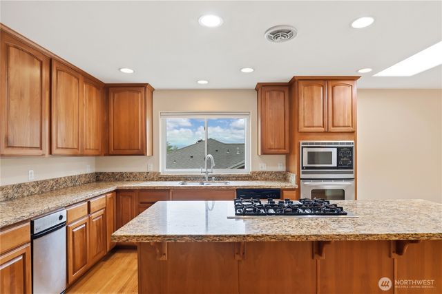 1963 NW Rampart Ridge Court, Bremerton, WA 98311