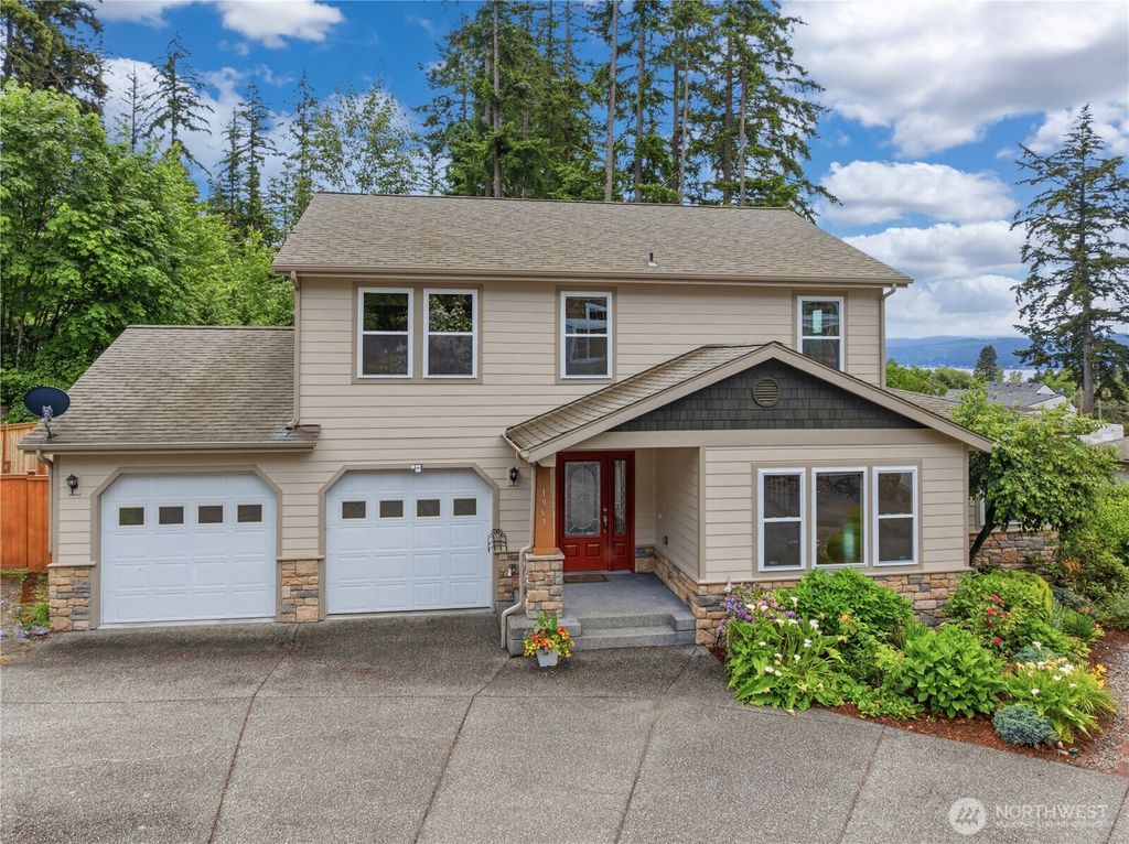 1963 NW Rampart Ridge Court, Bremerton, WA 98311