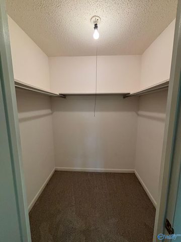 1925 Lynnbrook Drive, Huntsville, AL 35803