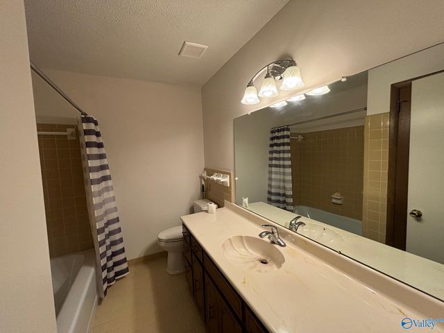 1925 Lynnbrook Drive, Huntsville, AL 35803