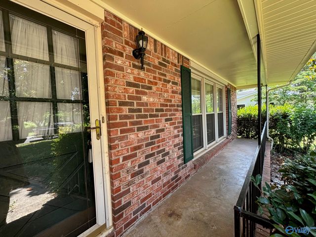 1925 Lynnbrook Drive, Huntsville, AL 35803